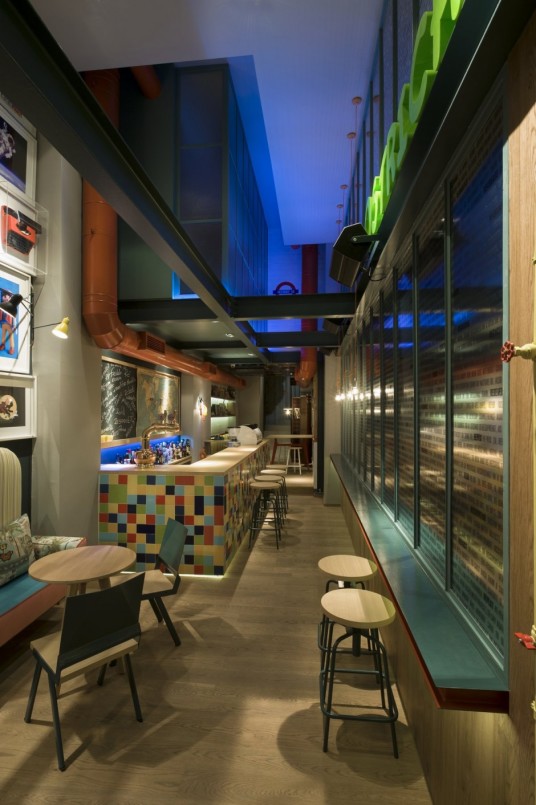 RE Cafe and Dining Bar Design Images