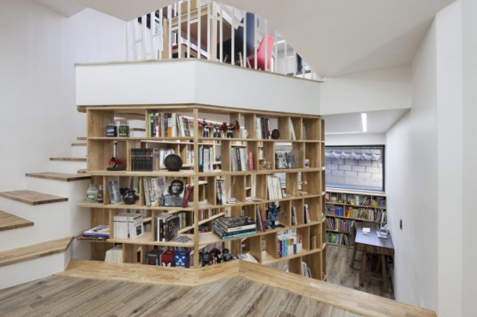 Conan Play House Book Area