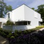 Villa in Bilthoven Design by Clijsters Architectuur Studio: Villa In Bilthoven Garden View