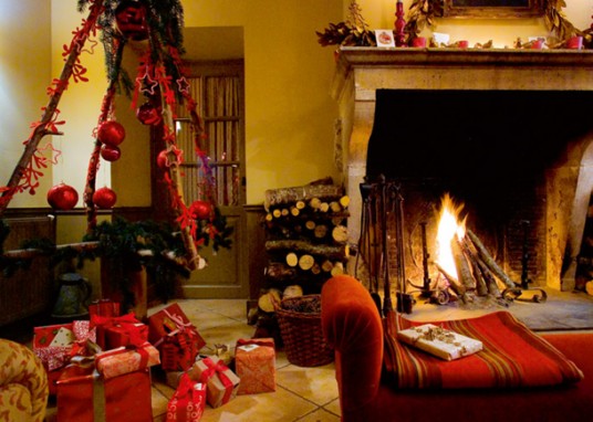 Christmas Fireplace Mantel Decoration