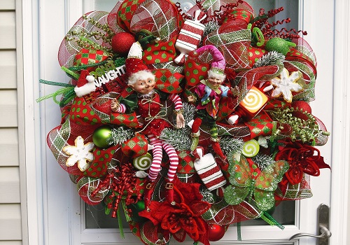 Creative Tips of Christmas Decorating Ribbon - Viahouse.Com