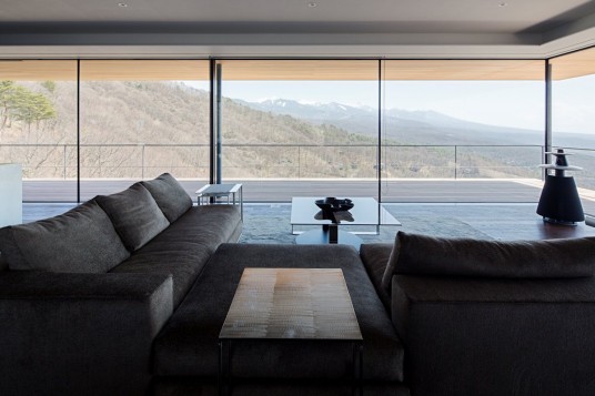 Interior Residence Design by Kidosaki Architects
