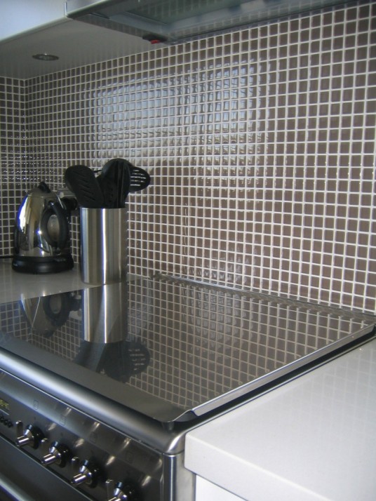 Vogue Bay Clear & Frosted Mosaic Walls of Glass
