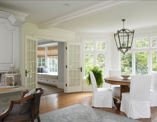 Colonial House Dining Room Design with Natural Exterior View