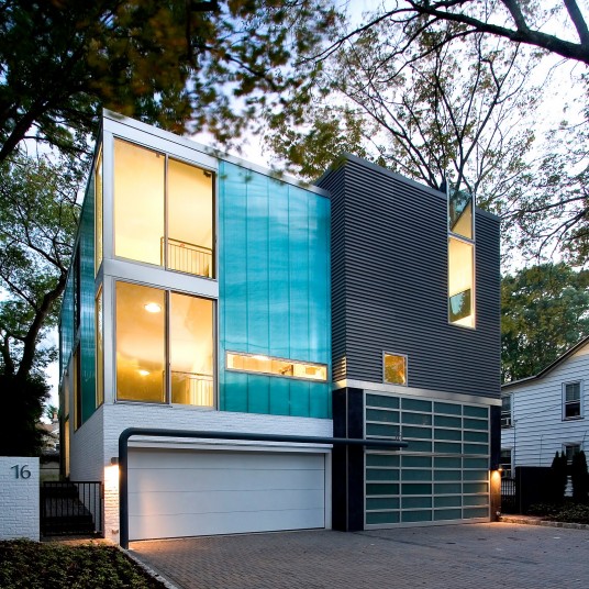 Modern Urban Transparent Duplex Home Design