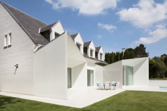 Modern White Home Design Exterior