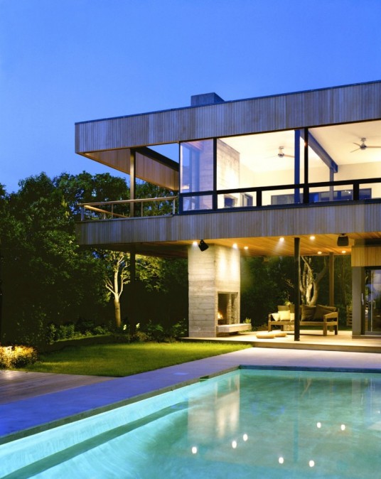 big house architecture with swimming pool