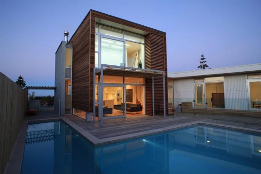 modern beach house designs with swimming pool
